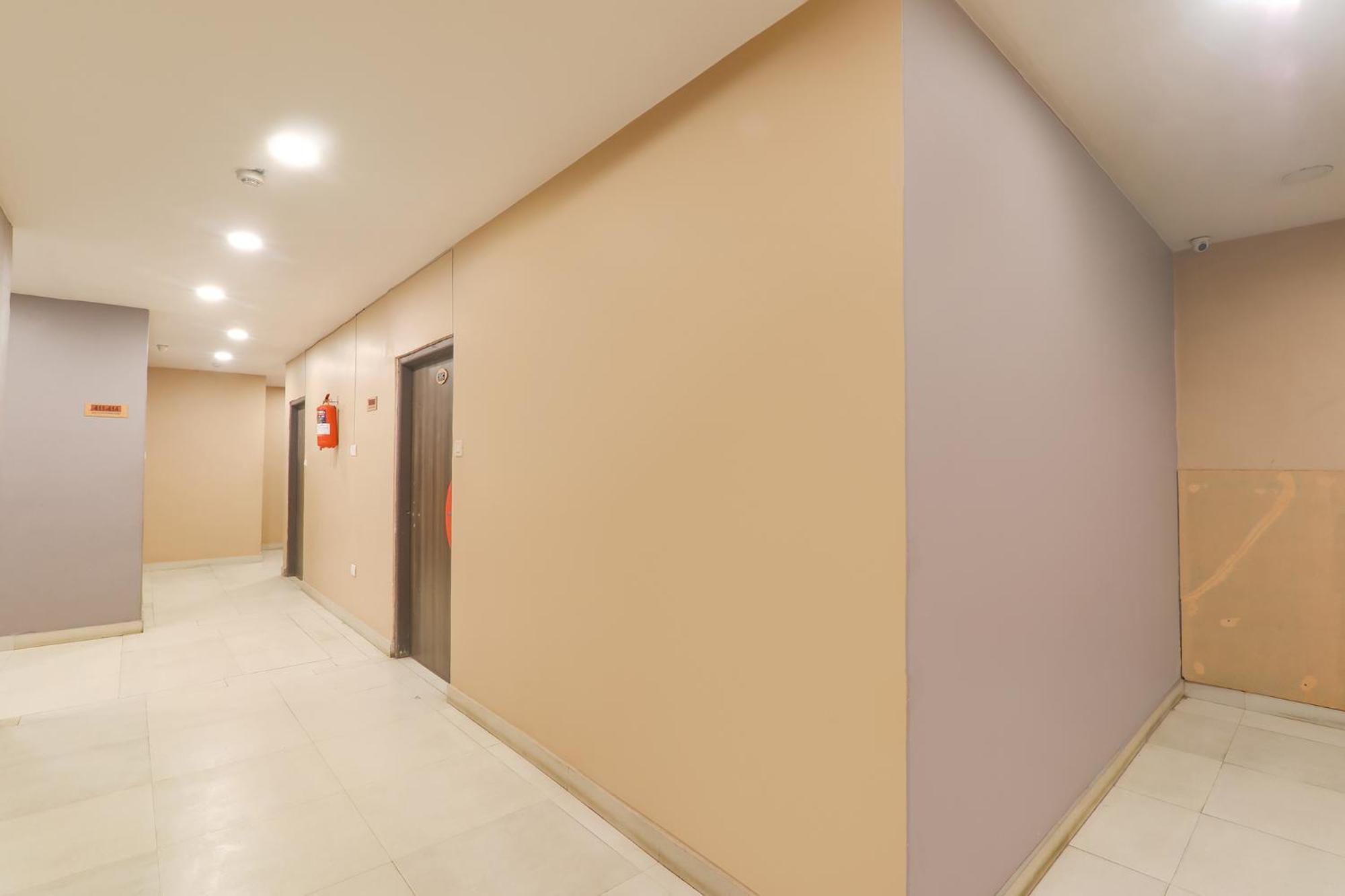 Fabhotel Swarn Banquet Kakarmatha Dış mekan fotoğraf