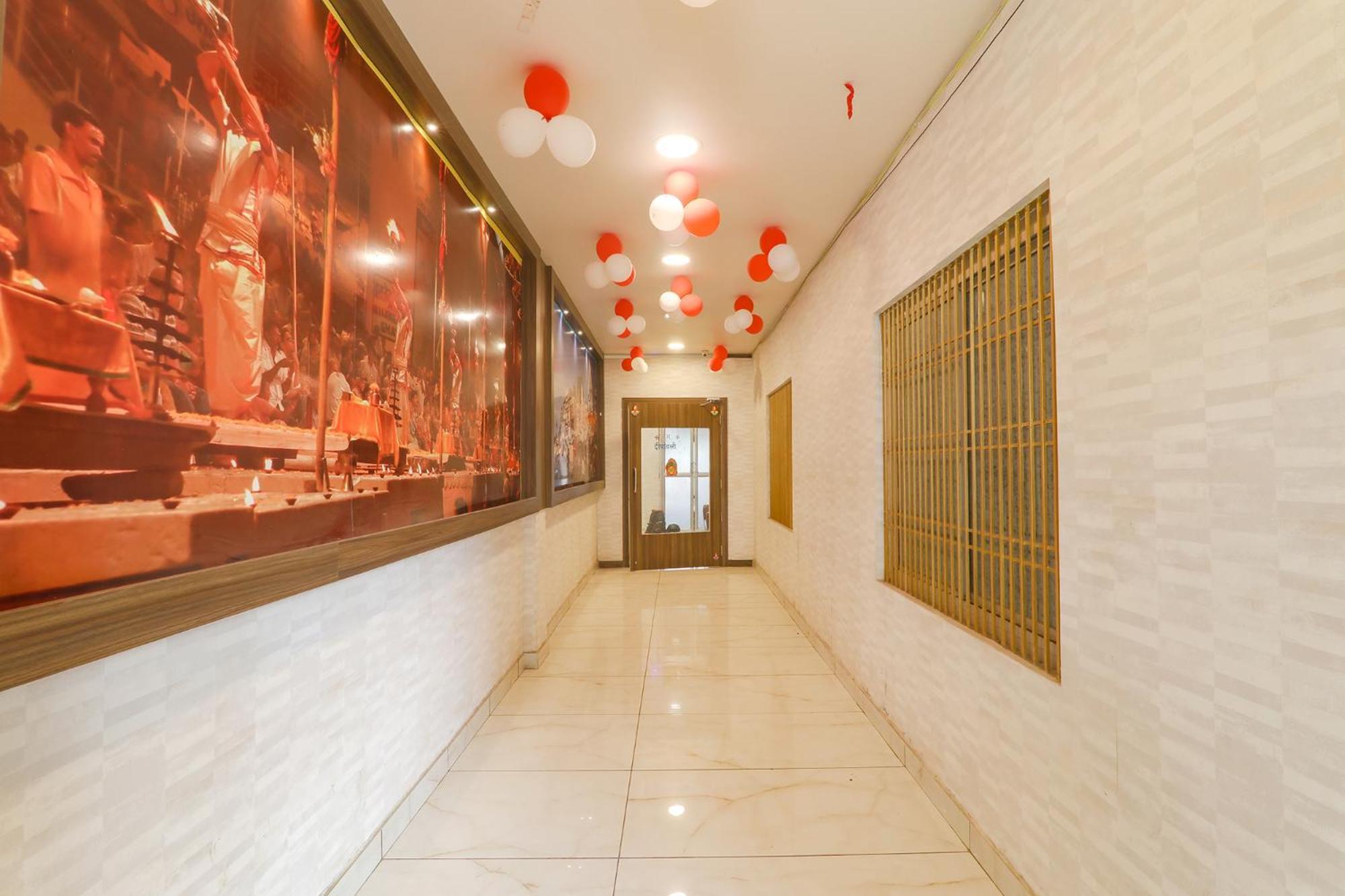 Fabhotel Swarn Banquet Kakarmatha Dış mekan fotoğraf